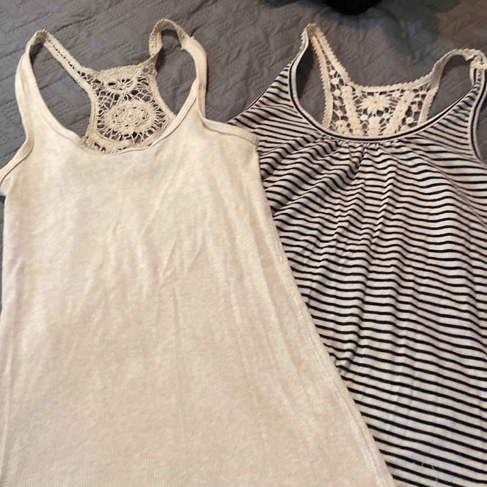 Set of 2 Women’s Tank Tops